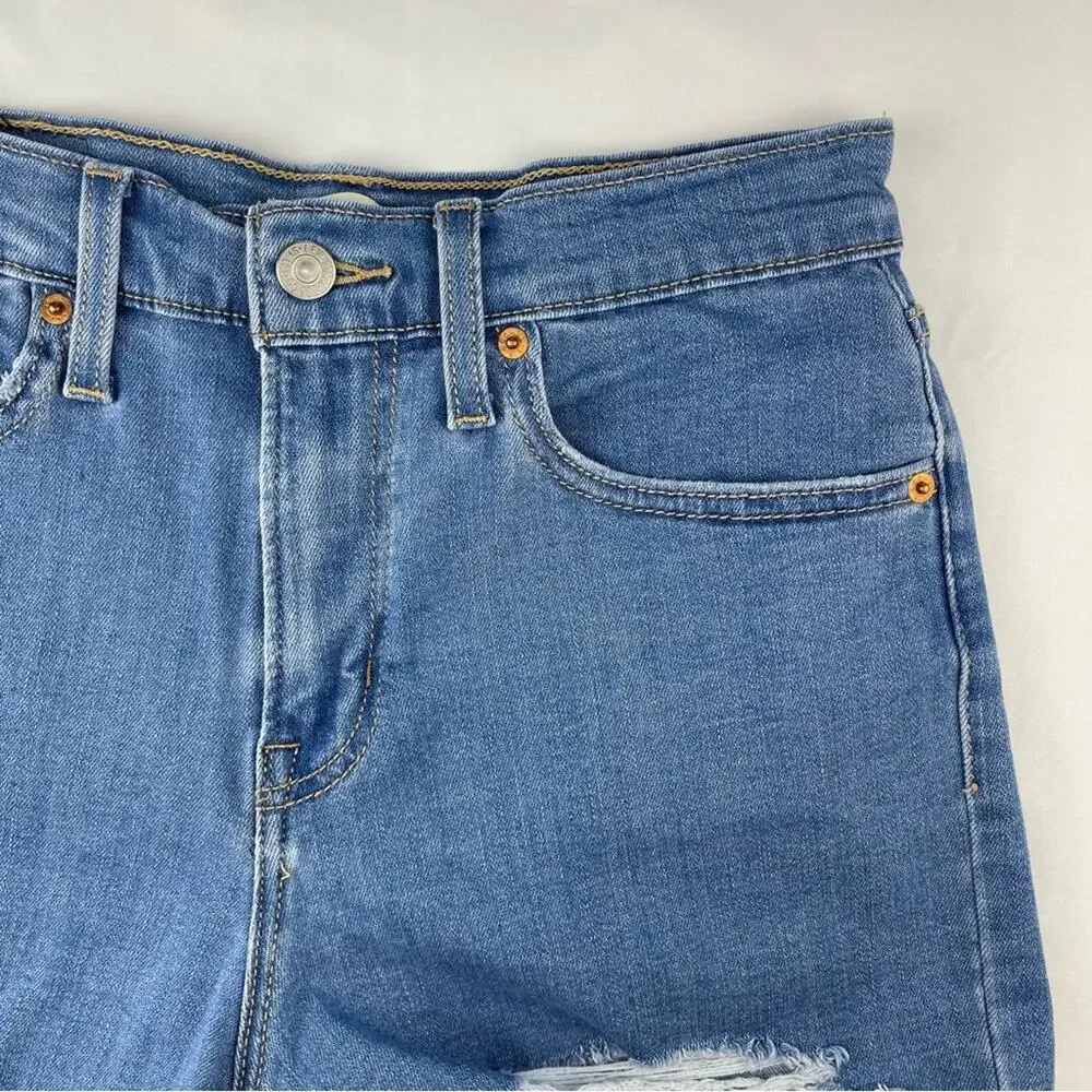 Levis excellent used